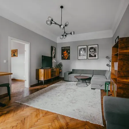 Antique Old Town Apartment *