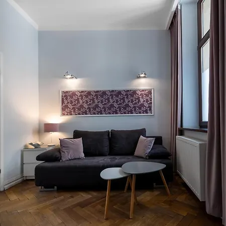 Antique Old Town Apartment *