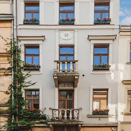 Antique Old Town Apartment *