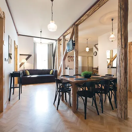Antique Old Town Apartment *