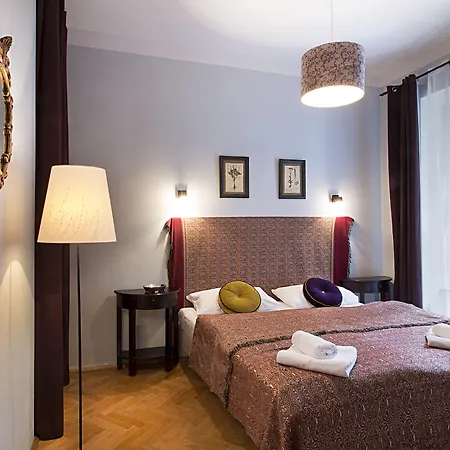 Antique Old Town Apartment *